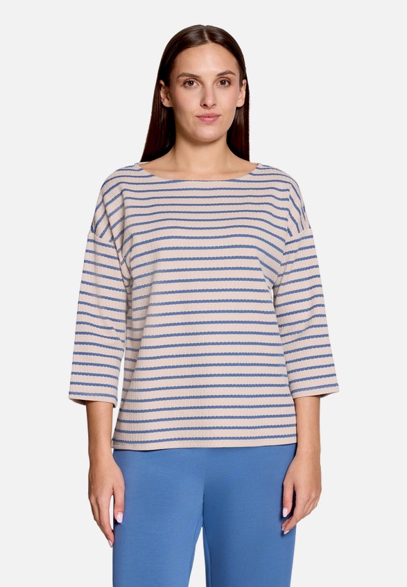 Oversized-Shirt  mit Streifen  / Modellfoto Vorderseite