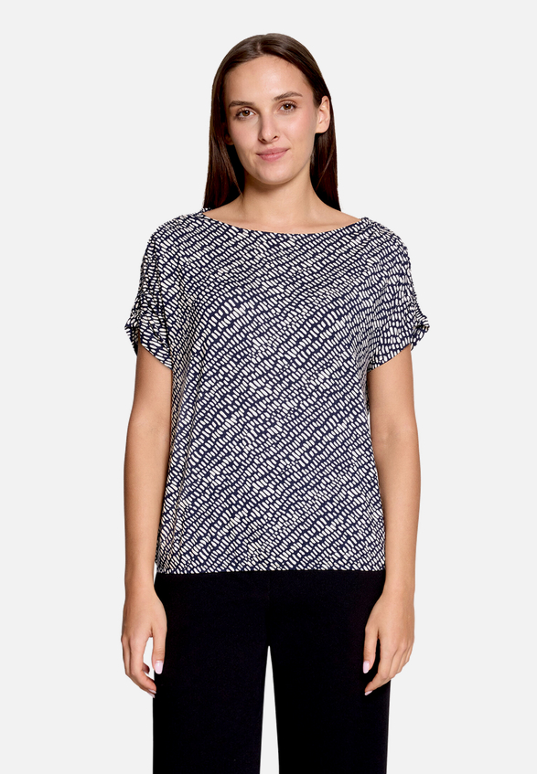 Print-Shirt  mit Gummizug  / Modellfoto Vorderseite