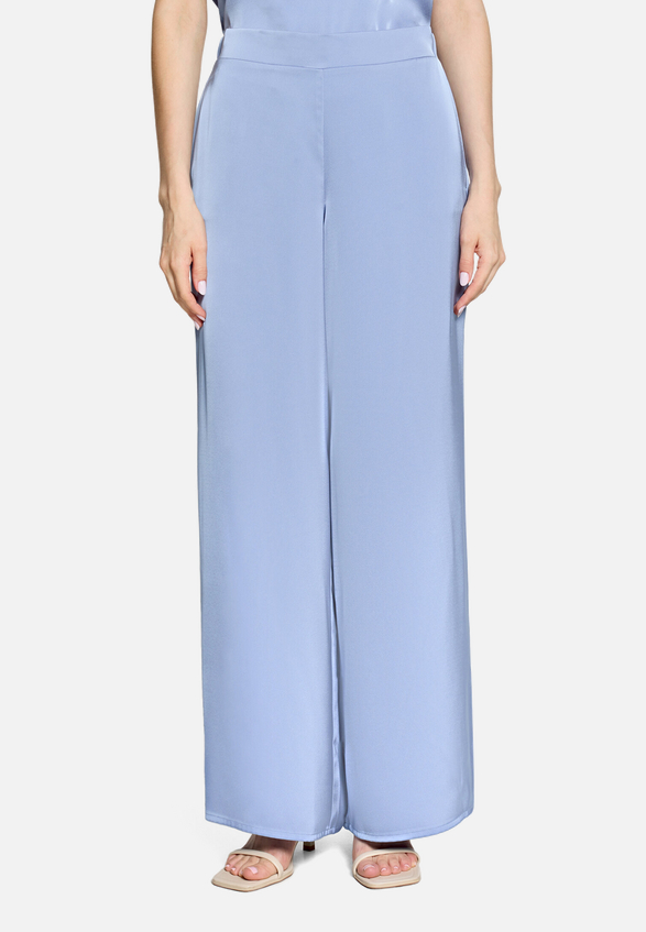 Marlene-Hose mit Schlitz  / Modellfoto Vorderseite