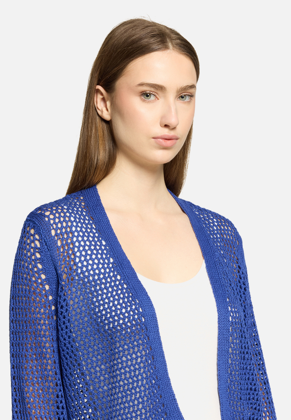 Grobstrickjacke mit Lochmuster / Detailbild