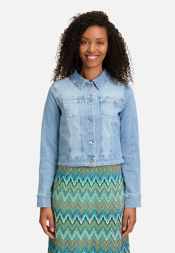 Jeansjacke langarm / Modellfoto Vorderseite