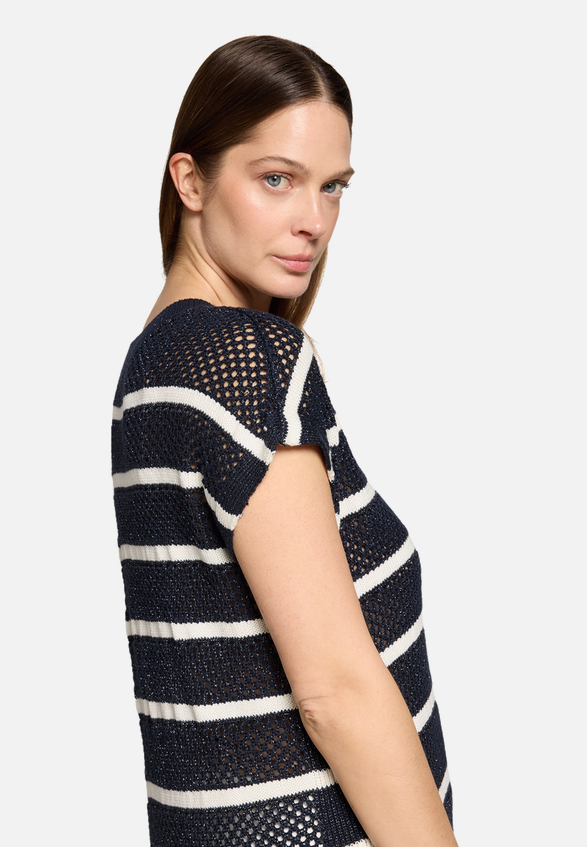 Lochstrick-Pullover mit Streifen / Detailbild