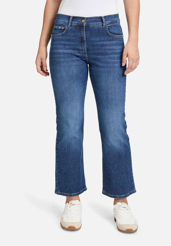 Casual-Hose mit Waschung / Modellfoto Vorderseite