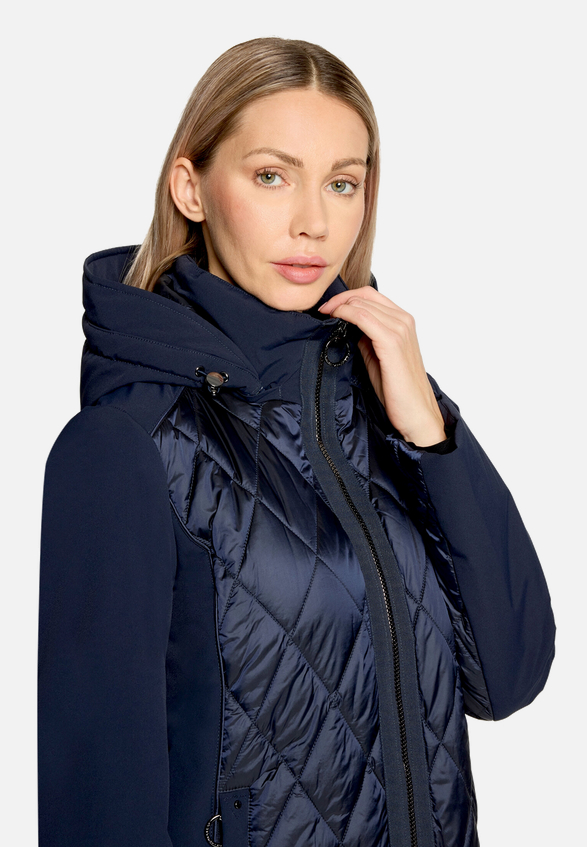 Outdoorjacke mit abnehmbarer Kapuze / Detailbild