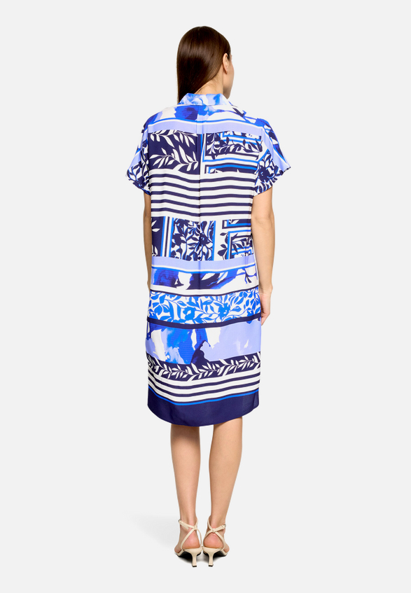 Sommerkleid mit überschnittenen Ärmeln / Modellfoto Rückseite
