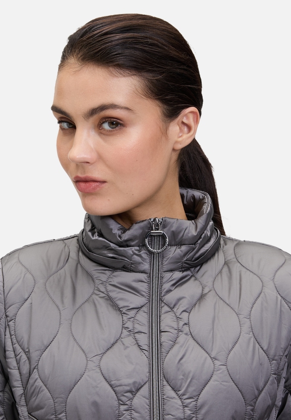 Outdoorjacke mit abnehmbarer Kapuze / Detailbild