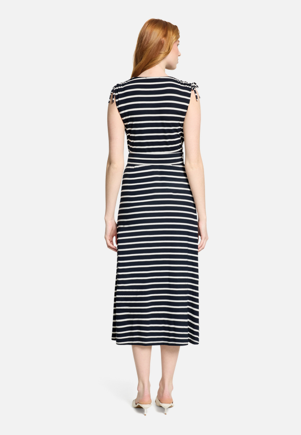 Jerseykleid ohne Arm / Modellfoto Rückseite