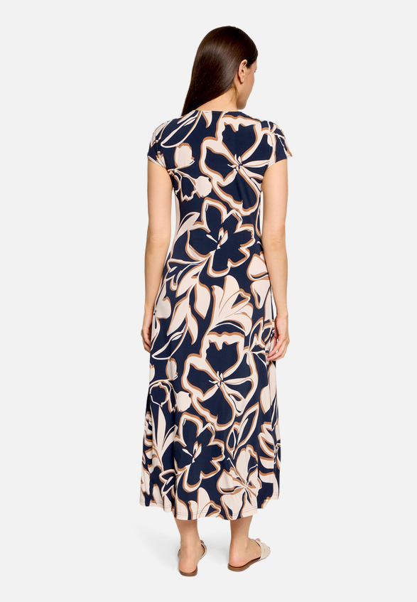 Midikleid mit Raffung / Modellfoto Rückseite