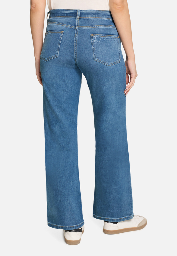 Casual-Hose mit Strass / Modellfoto Rückseite