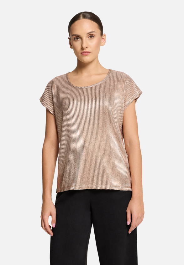 Casual-Shirt mit Glanzeffekt / Modellfoto Vorderseite