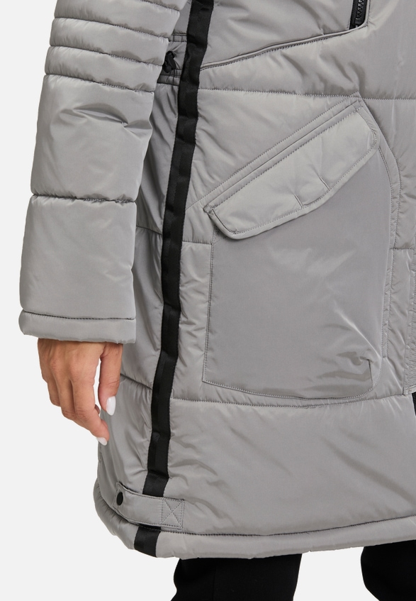 Steppjacke mit Kapuze / Detailbild