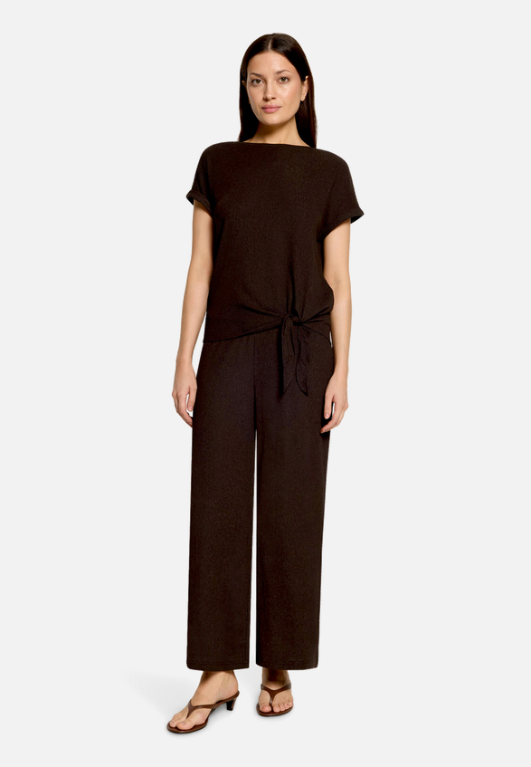Culotte 7/8 Länge mit elastischem Bund / Modellfoto Vorderseite (Outfit)