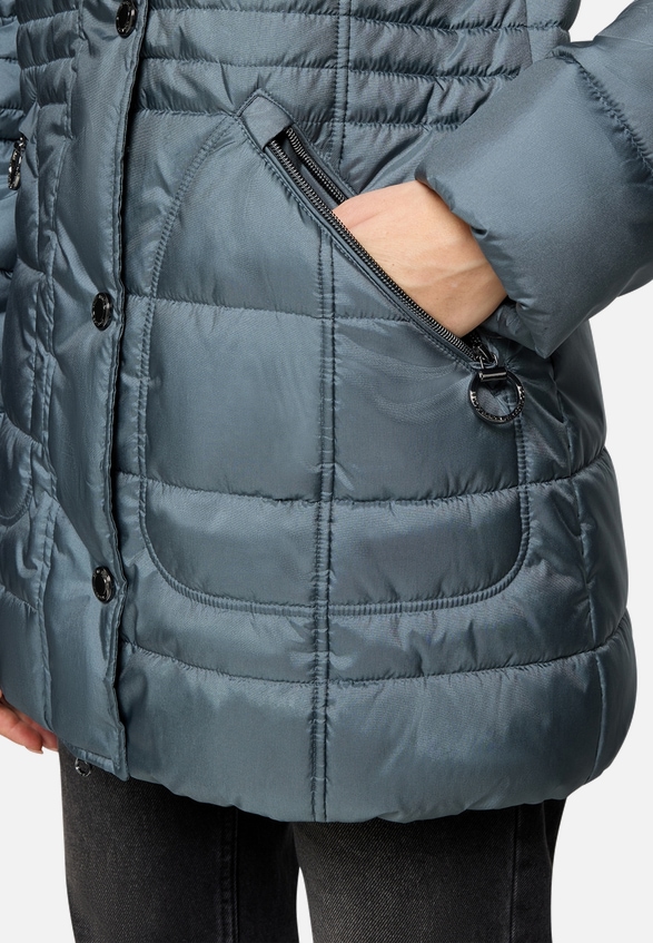 Outdoorjacke mit abnehmbarer Kapuze / Detailbild