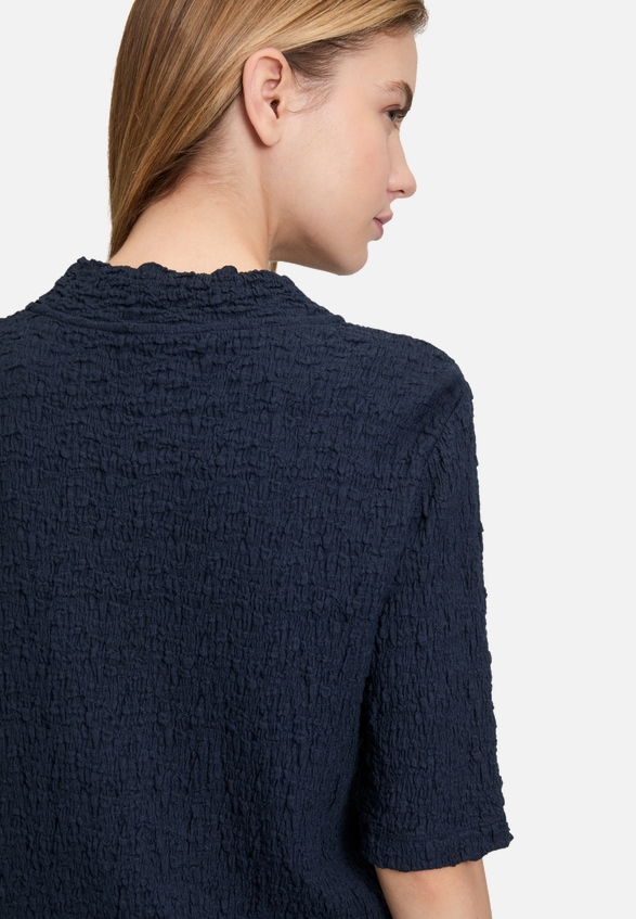 Strukturshirt mit Stehkragen / Detailbild