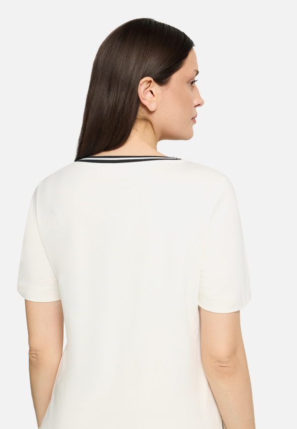 Basic Shirt mit Aufdruck / Detailbild