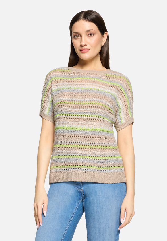 Lochstrick-Pullover mit U-Boot-Ausschnitt / Modellfoto Vorderseite