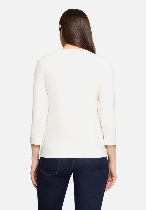 Basic Shirt mit Aufdruck / Modellfoto Rückseite