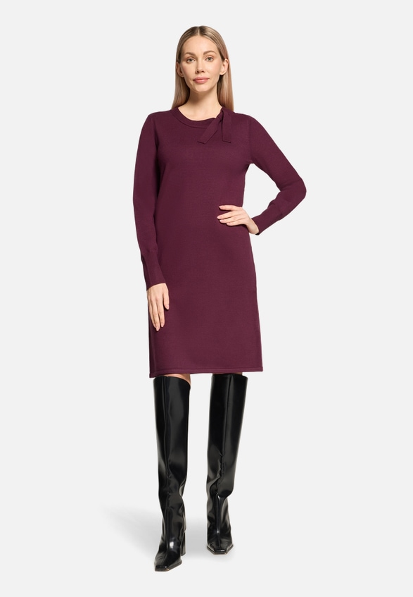 Strickkleid mit Schleifenknoten / Modellfoto Vorderseite