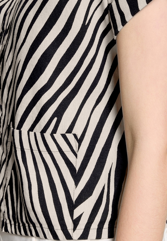 Leinenbluse mit Kragen / Detailbild