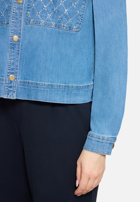 Hemdbluse mit Kragen / Detailbild