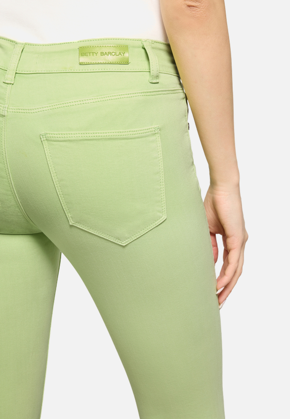 Slim Fit Jeans  mit Stretch-Anteil Style Sunny Short  / Detailbild
