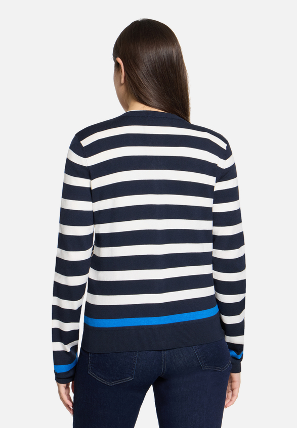 Strick-Cardigan mit Aufdruck / Modellfoto Rückseite
