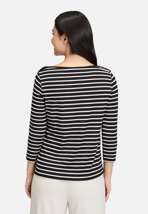 Ringelshirt mit U-Boot-Ausschnitt / Modellfoto Rückseite