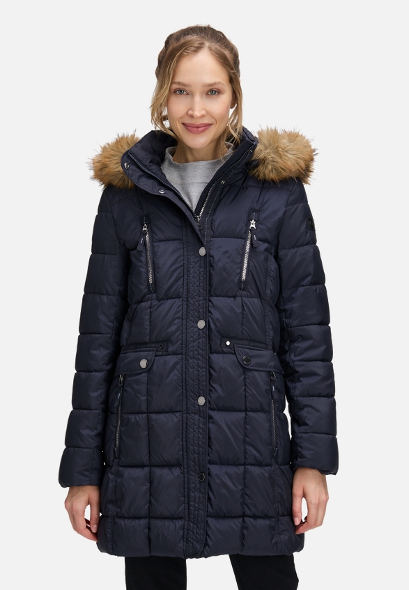 Outdoorjacke mit Kapuze / Modellfoto Vorderseite