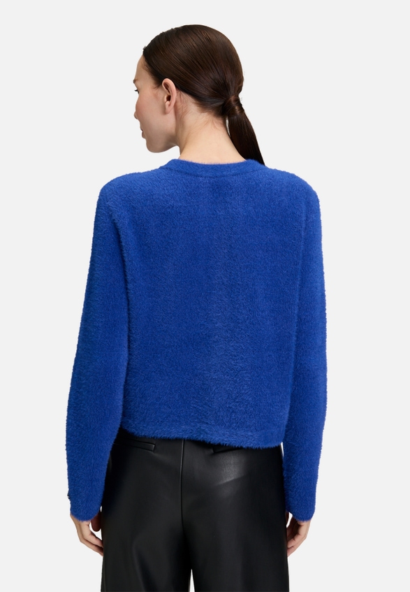 Casual-Strickjacke mit Knopfleiste / Modellfoto Rückseite