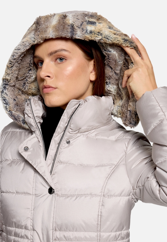 Outdoorjacke mit abnehmbarer Kapuze / Detailbild