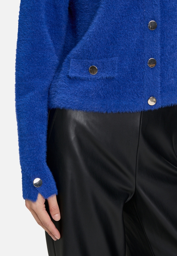Casual-Strickjacke mit Knopfleiste / Detailbild