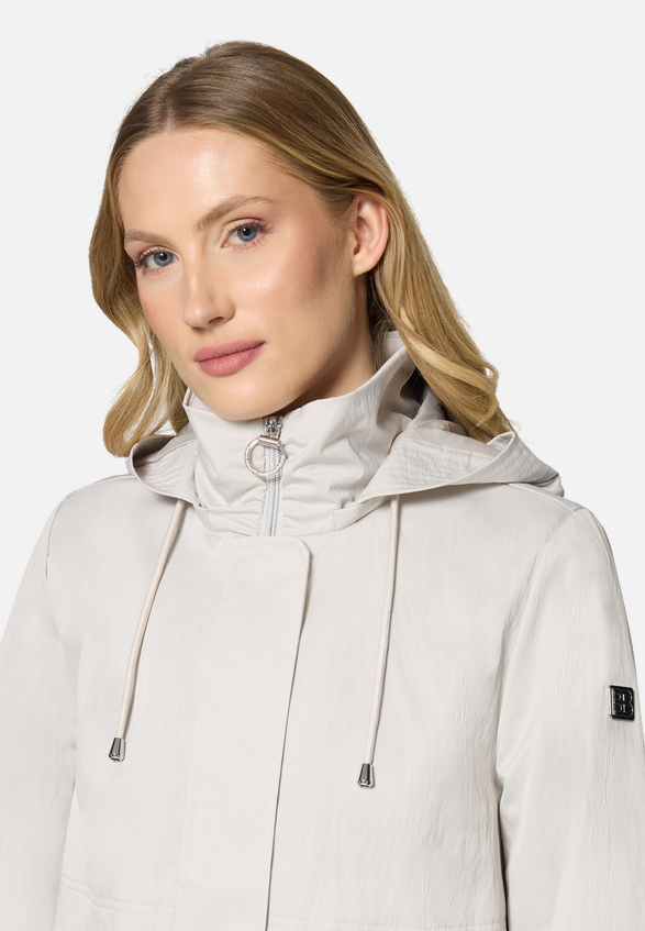 Outdoorjacke mit abnehmbarer Kapuze / Detailbild