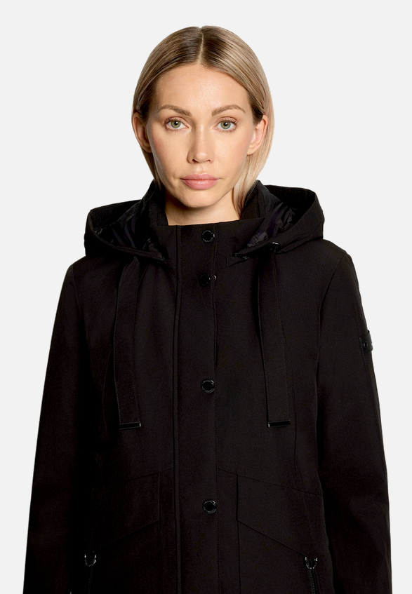 Outdoorjacke mit abnehmbarer Kapuze / Detailbild