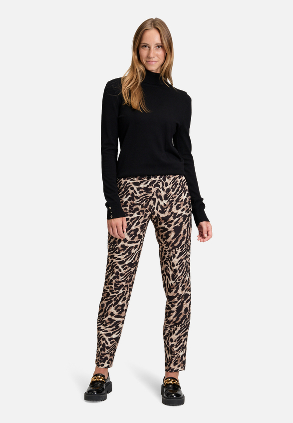 Rollkragenpullover langarm / Modellfoto Vorderseite (Outfit)