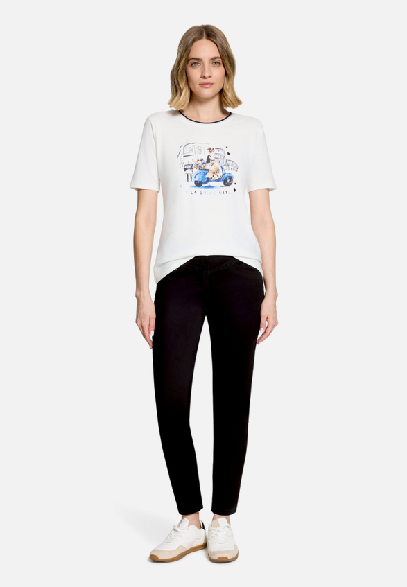 Casual-Hose  Style Sally Fashion / Modellfoto Vorderseite (Outfit)