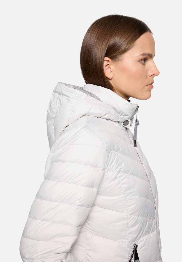 Steppjacke mit abnehmbarer Kapuze / Detailbild