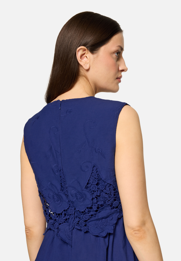 Midikleid mit V-Ausschnitt / Detailbild