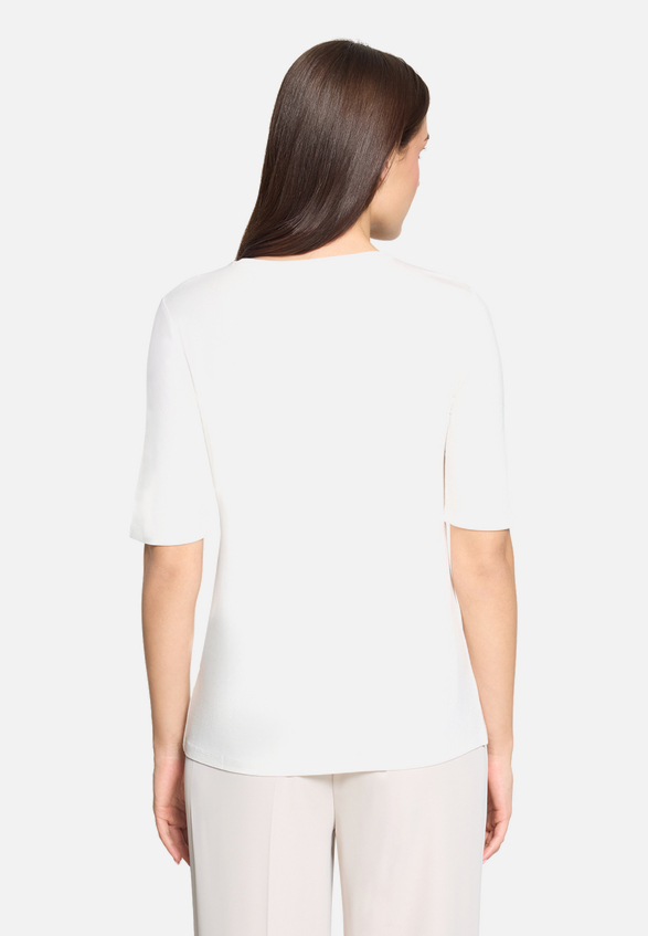 Basic Shirt kurzarm / Modellfoto Rückseite