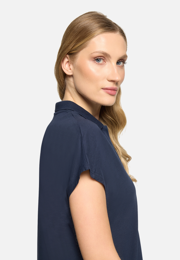 Poloshirt mit Schmucksteinen / Detailbild