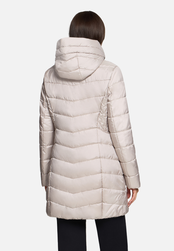 Outdoorjacke mit Kapuze / Modellfoto Rückseite