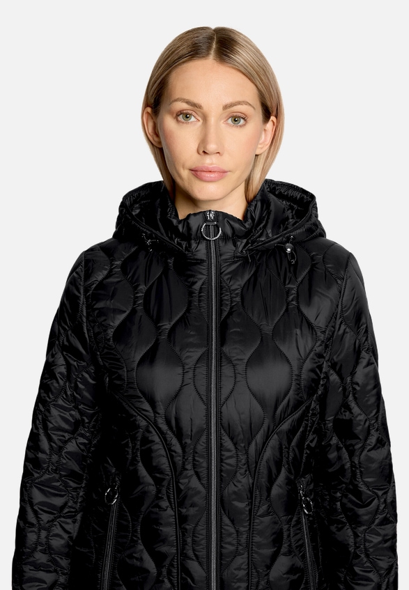 Outdoorjacke mit abnehmbarer Kapuze / Detailbild