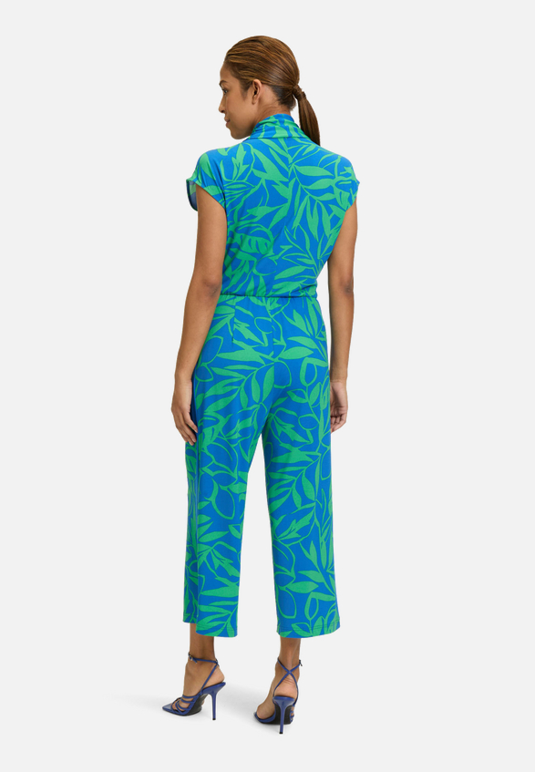 Jumpsuit mit Eingrifftaschen / Modellfoto Rückseite