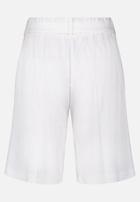Shorts mit Bundfalten / Rückseite
