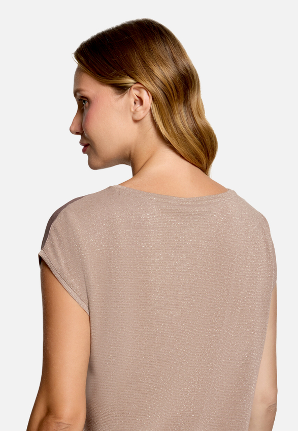 Blusenshirt mit Print  / Detailbild