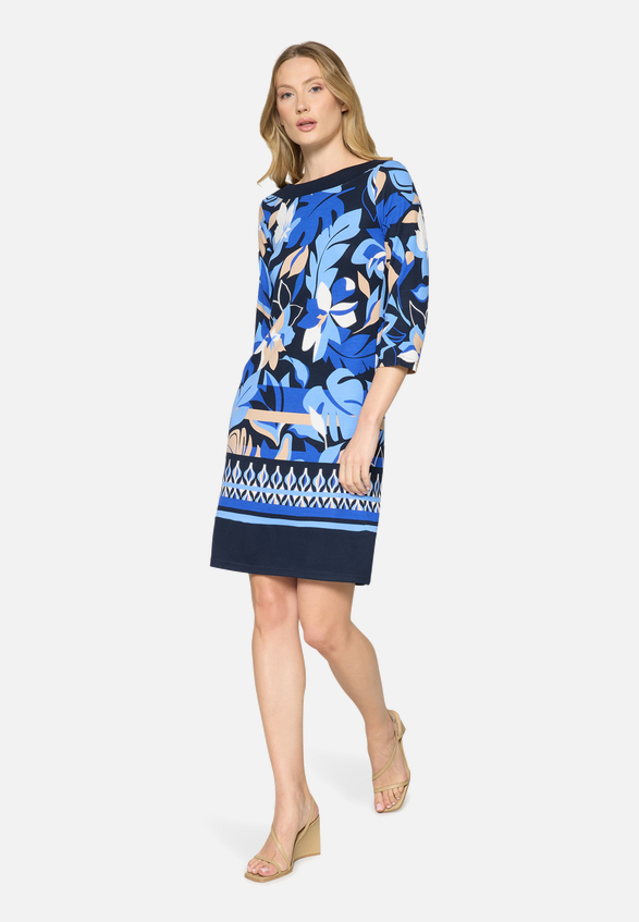 Shirtkleid mit 3/4 Arm / Modellfoto Vorderseite (Outfit)