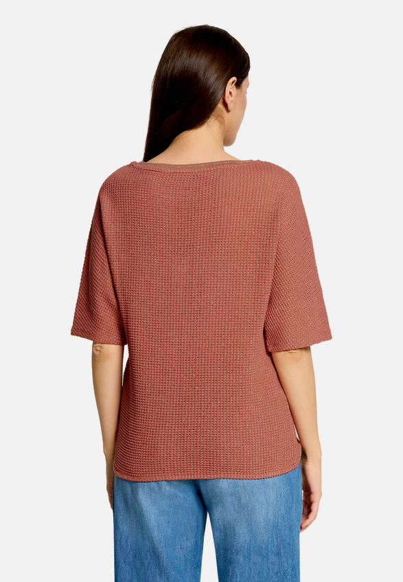Strukturshirt mit Struktur / Modellfoto Rückseite