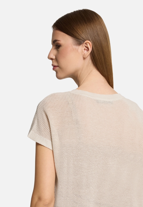 Lochstrick-Pullover ohne Arm / Detailbild