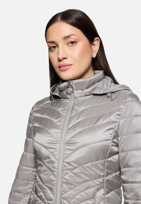 Outdoorjacke mit abnehmbarer Kapuze / Detailbild