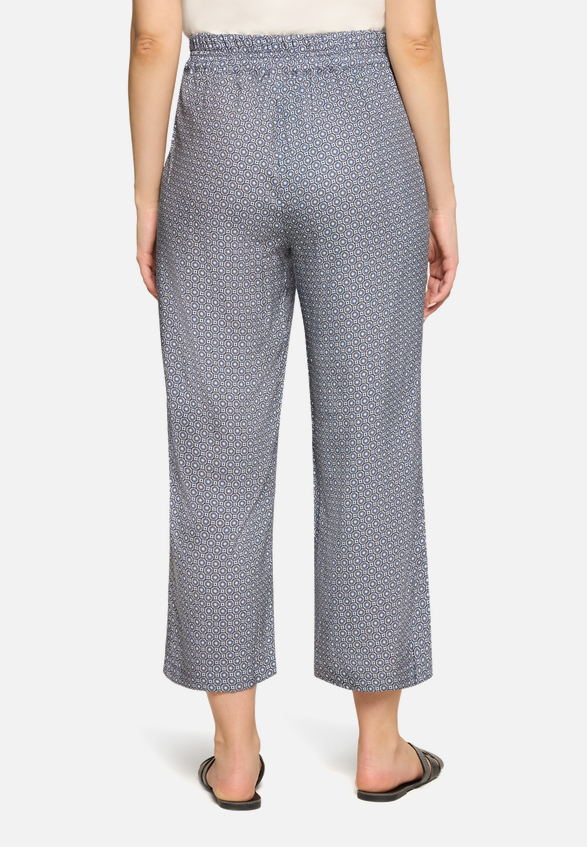 Marlene-Hose mit elastischem Bund / Modellfoto Rückseite