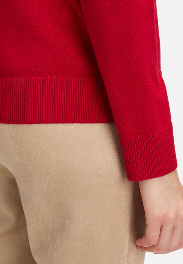 Basic-Strickpullover mit Rundhalsausschnitt / Detailbild